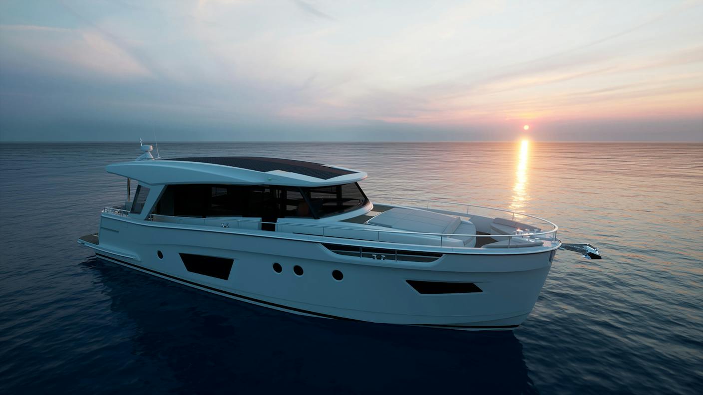 Greenline 58 Coupe cruising