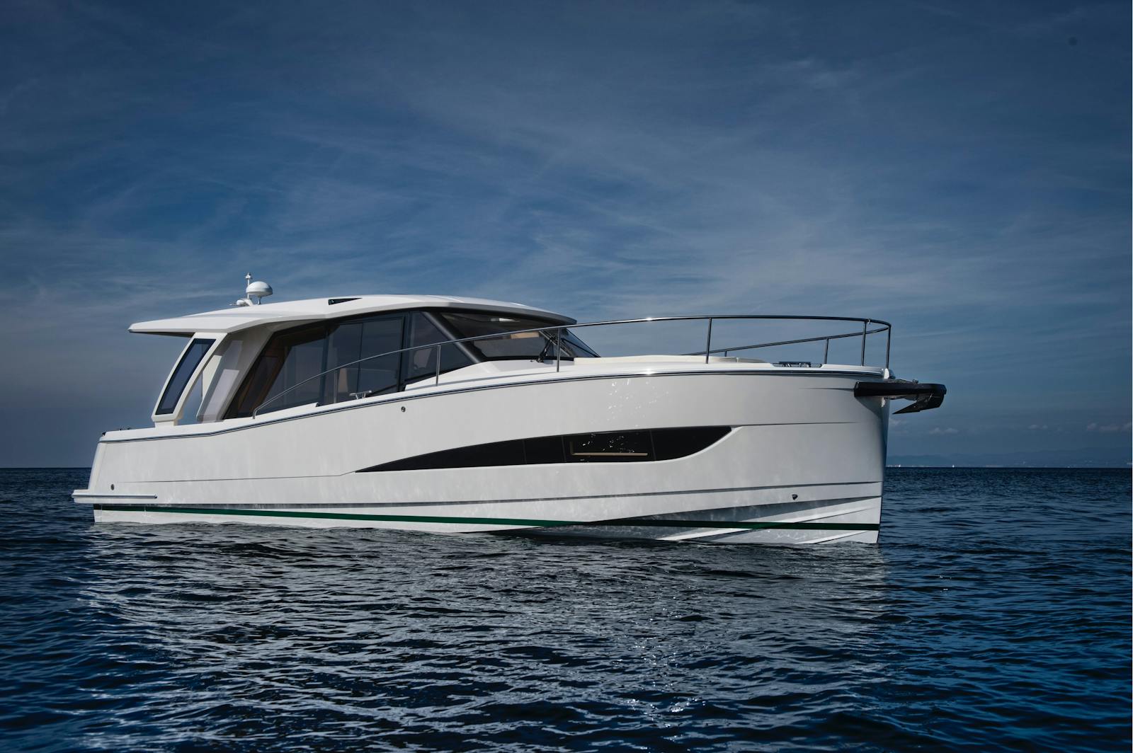 Greenline 39 side profile with its bow facing right
